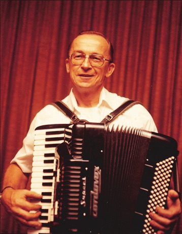 WALTER  JANCURA